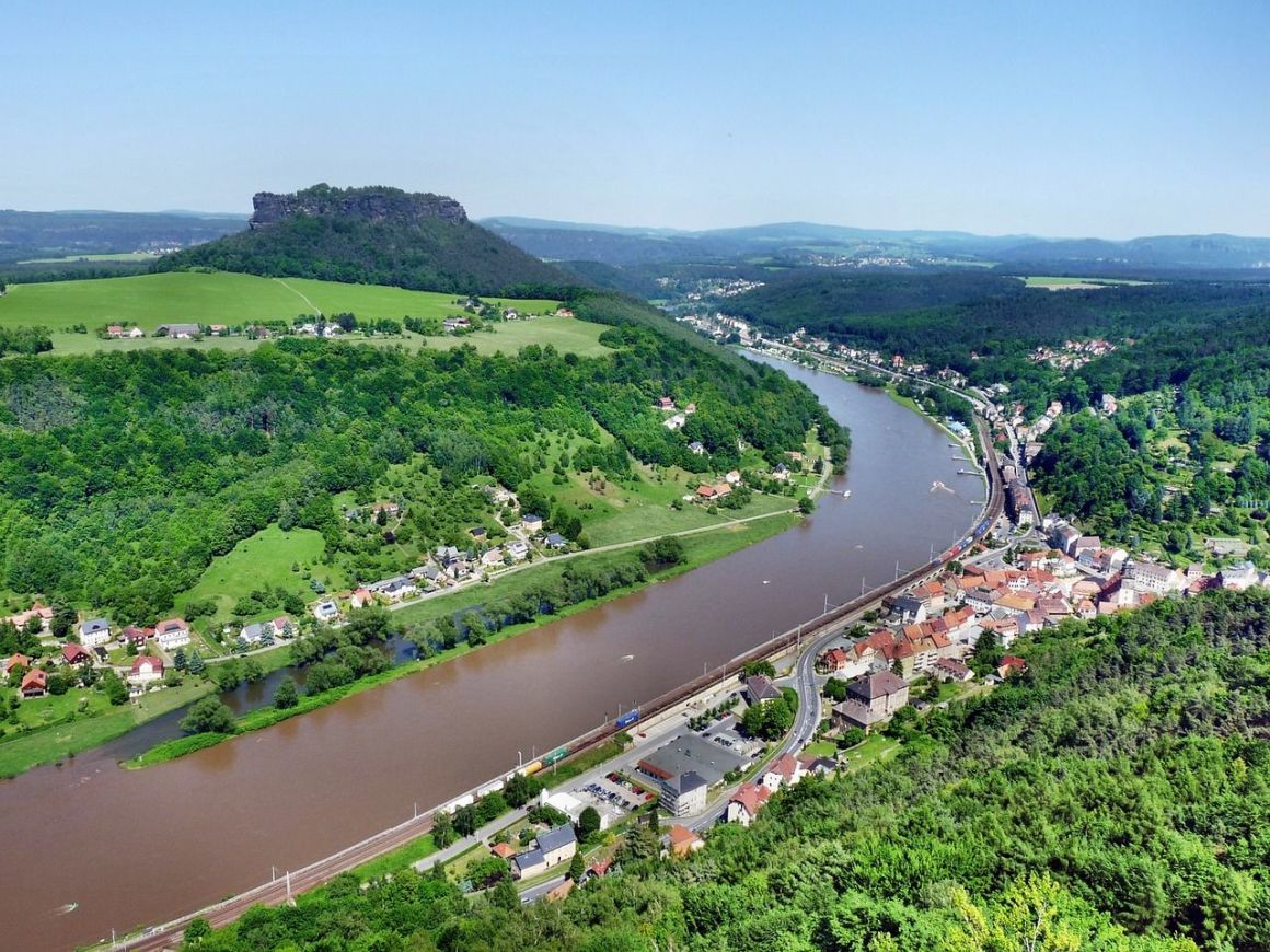 view-to-the-lilienstein-54879_1280