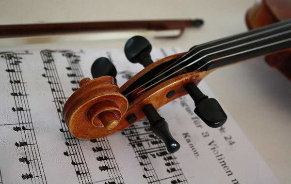 Violine und Noten